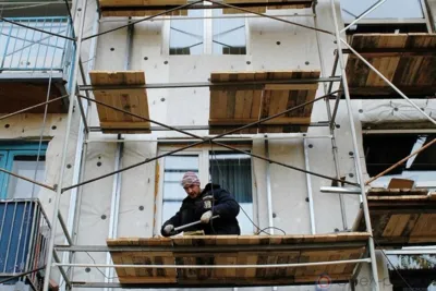 Прокуратура через суд требует отремонтировать дом в Змиёвке