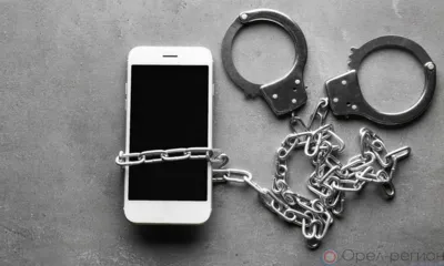 Жительница Брянска украла у орловца четыре телефона