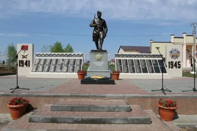 Руководители Тамбовской области вручили Павлу Меркулову благодарность за вклад в возведение мемориала