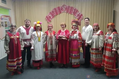 Поэзия народного костюма