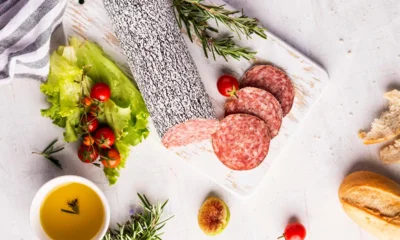 Россельхознадзор нашёл просроченную колбасу в «Светофоре» Малоархангельска