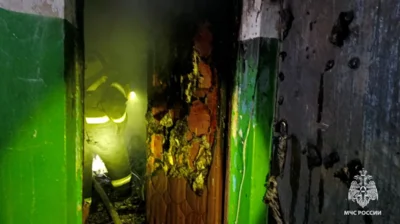 Из горящей квартиры на улице Комсомольской в Орле спасена женщина