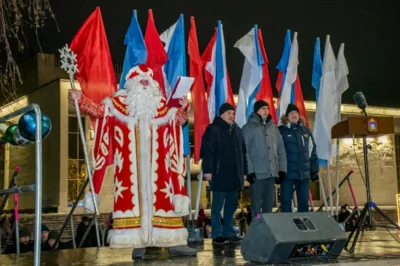 Фото 2. В центре Орла открылся каток