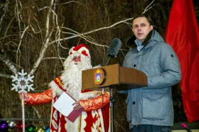 Фото 4. В центре Орла открылся каток