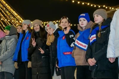 Фото 5. В центре Орла открылся каток