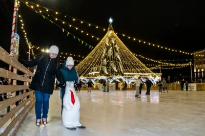 Фото 10. В центре Орла открылся каток
