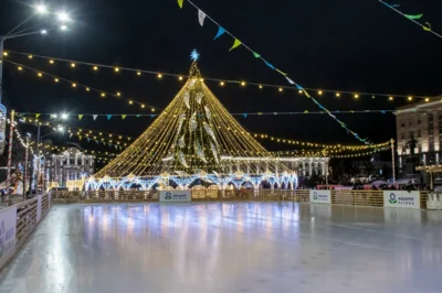 Фото 13. В центре Орла открылся каток