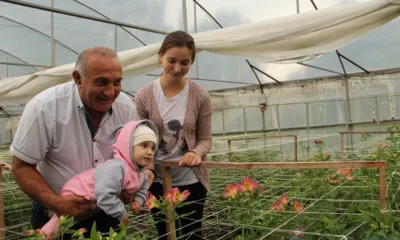 В День знаний школьники Шаблыкинского района пошли с букетами альстромерий от семьи Мкртчян