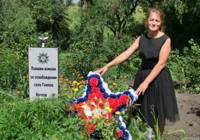 С кровавых не пришедшие полей…