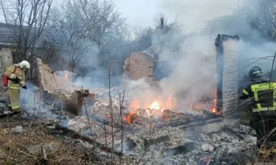 В Орле пожарные тушили горящую дачу подручными средствами