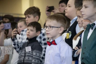 Фото 1. На губернаторской ёлке в Орле от души повеселились 600 мальчишек и девчонок