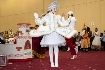 Фото 5. На губернаторской ёлке в Орле от души повеселились 600 мальчишек и девчонок