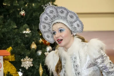 Фото 7. На губернаторской ёлке в Орле от души повеселились 600 мальчишек и девчонок