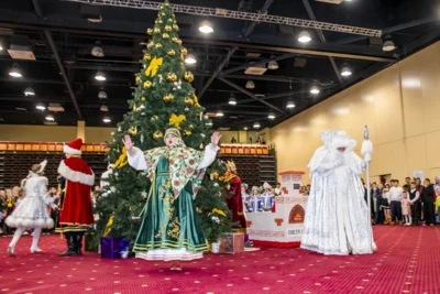 Фото 12. На губернаторской ёлке в Орле от души повеселились 600 мальчишек и девчонок