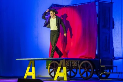 Фото 21. На губернаторской ёлке в Орле от души повеселились 600 мальчишек и девчонок