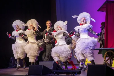 Фото 22. На губернаторской ёлке в Орле от души повеселились 600 мальчишек и девчонок