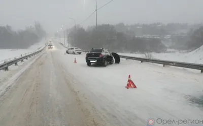 Под Орлом Lada Granta и Kia Rio не поделили дорогу