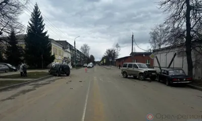 В центре Мценска столкнулись три автомобиля