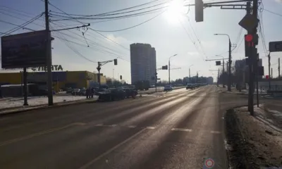 Орловчанка за рулём автомобиля Lada стала виновницей аварии на перекрёстке