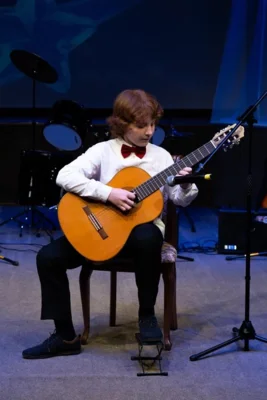 Фото 2. В Орле зажглись «Хрустальные звёздочки»