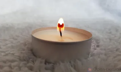 Зажжённые свечи стали причиной пожара в квартире орловцев