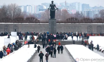 Орловская делегация почтила память жертв блокады в городе на Неве