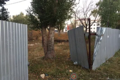 В Дмитровске трое ранее судимых мужчин украли металлический забор