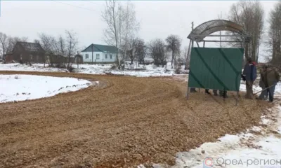 В деревне Березовец Покровского района установили новый остановочный павильон