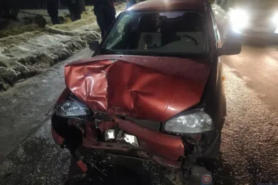 В Мценске на дороге столкнулись Nissan и Lada Kalina