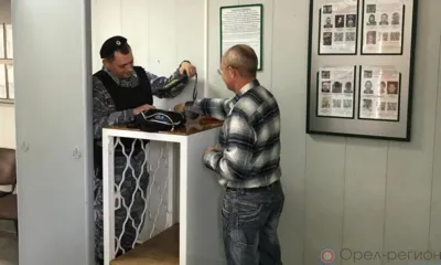 Судебные приставы предотвратили пронос в орловские суды более 1200 запрещённых предметов