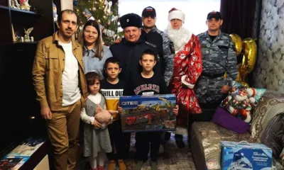 Орловские приставы исполнили мечты детей из курской семьи