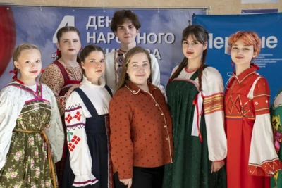 Фото 1. В Орле торжественно открыли форум «Россия — семья семей»