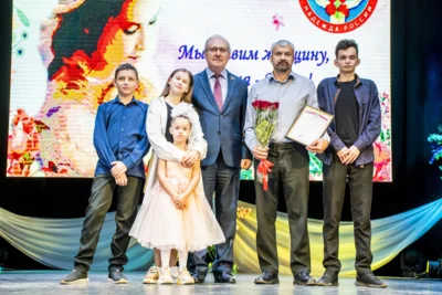 Фото 2. Матерей Орловщины чествовали в культурно-досуговом центре «Металлург»