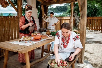 Хранительница очага, полевой работник, глава семьи и бесстрашная защитница — всё это о казачках