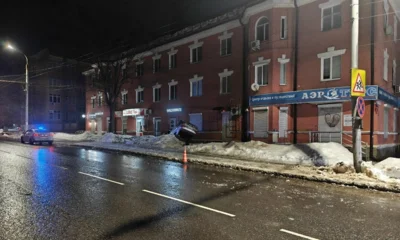 В Орле девушка не справилась с управлением Toyota Corolla