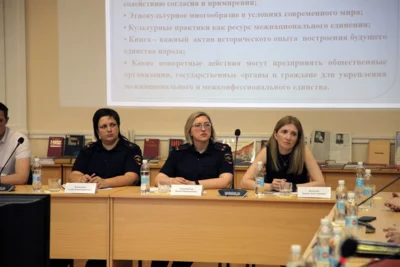 Фото 2. В библиотеке им. Бунина в Орле обсудили традиционные ценности