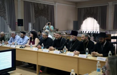 Фото 4. В библиотеке им. Бунина в Орле обсудили традиционные ценности