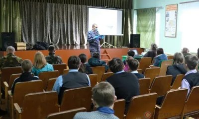 Орловские росгвардейцы рассказали школьникам об истории Конституции