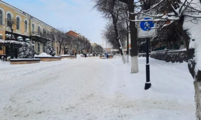 Управляющим компаниям Орла поручили чистить снег во дворах без перерывов