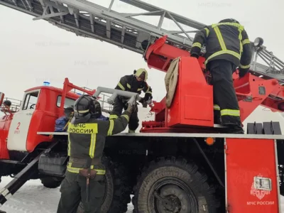 Фото 3. Орловские пожарные тушили условный пожар на нефтебазе