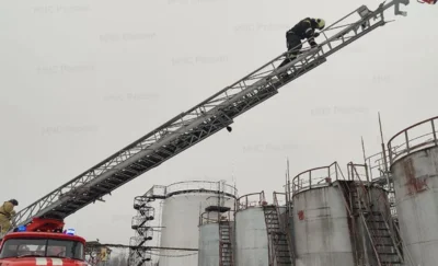 Фото 4. Орловские пожарные тушили условный пожар на нефтебазе