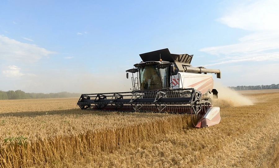 Кабмин дополнительно выделил 2 млрд рублей на агролизинг российской и белорусской техники