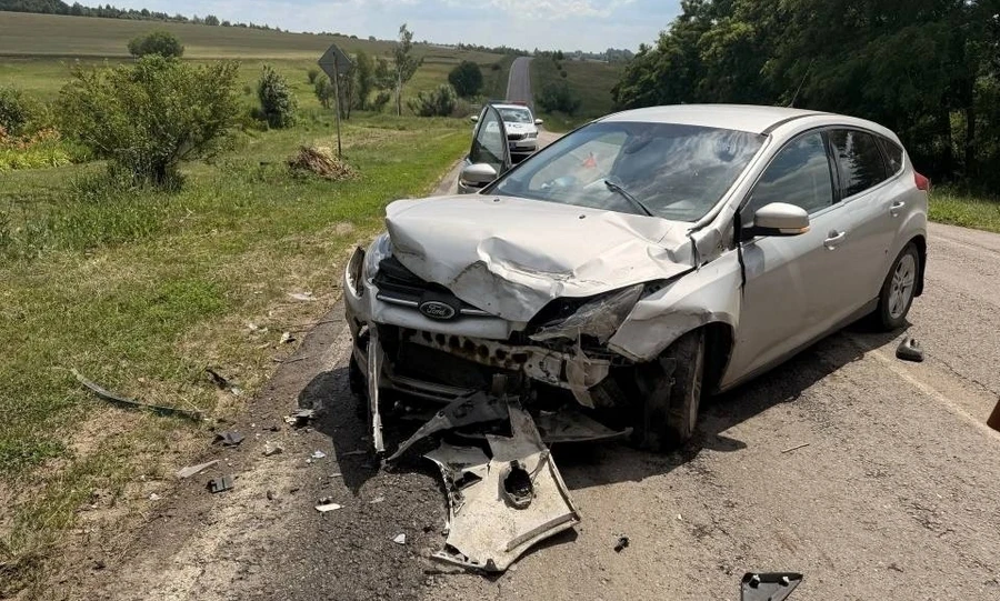 В Урицком районе автоледи спровоцировала ДТП и попала в больницу