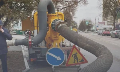 Рабочие планируют сегодня расчистить повреждённый канализационный колодец в Орле