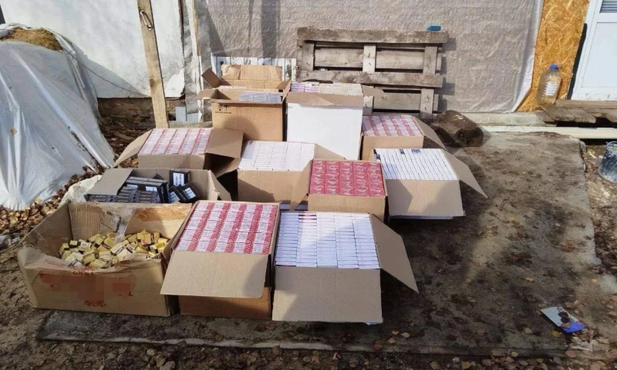 У орловчанки и её подельников нашли более 18 тысяч пачек контрафактных сигарет