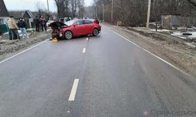 В Глазуновке Opel превысил скорость и врезался в дерево