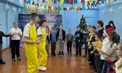 Ребята из Северного района Орла получили новогодние подарки из рук Деда Мороза и Снегурочки