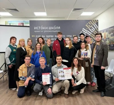 Фото 9. Руководитель молодёжного крыла реготделения Ассамблеи народов России Ахмадбек Асадбеков считает Орёл родным