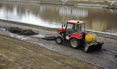 В Орле приступили к уборке набережной