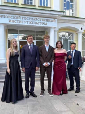 Фото 3. «Бал медалистов» в Орле собрал около 500 лучших выпускников школ региона